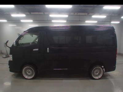 TOYOTA HIACE WAGON