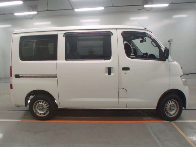 TOYOTA LITE ACE VAN
