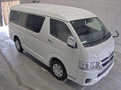 TOYOTA HIACE WAGON