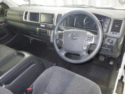 TOYOTA HIACE WAGON