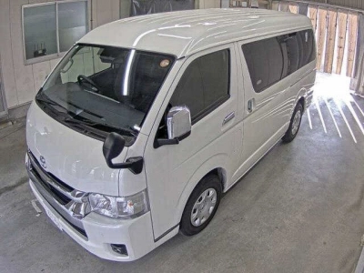 TOYOTA HIACE WAGON