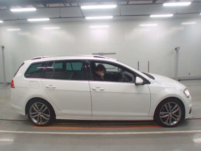 VOLKSWAGEN GOLF VARIANT