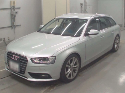 AUDI A4 AVANTE