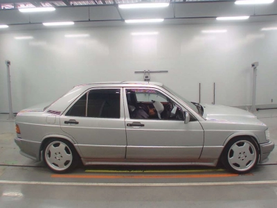 MERCEDES BENZ 190 CLASS