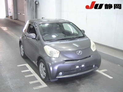 TOYOTA IQ