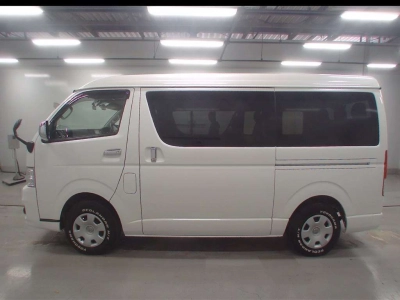 TOYOTA HIACE WAGON