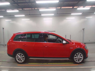 VOLKSWAGEN GOLF ALLTRACK
