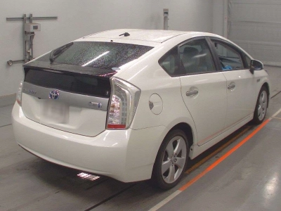 TOYOTA PRIUS PHV