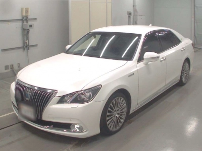 TOYOTA CROWN MAJESTA