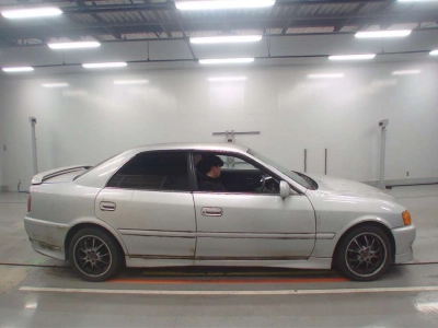 TOYOTA CHASER