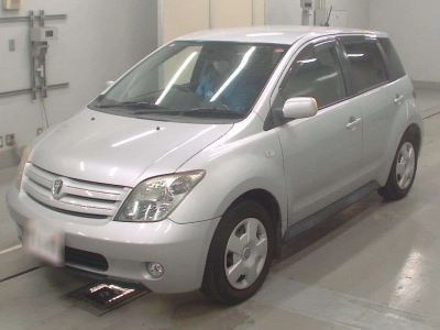 TOYOTA IST