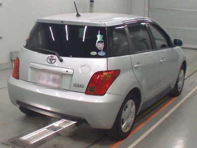 TOYOTA IST