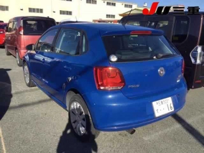 VOLKSWAGEN POLO