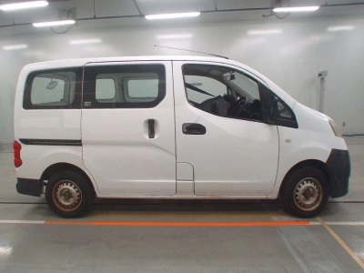 MITSUBISHI DELICA VAN