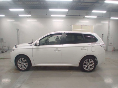 MITSUBISHI OUTLANDER PHEV