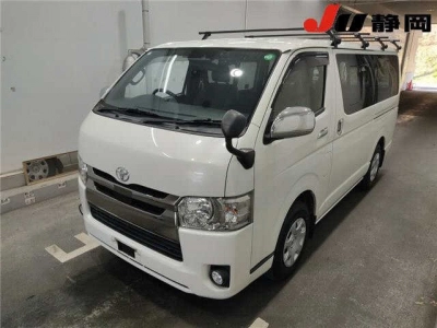TOYOTA REGIUS VAN