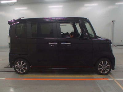 HONDA N BOX CUSTOM
