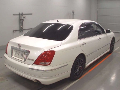 TOYOTA CROWN MAJESTA