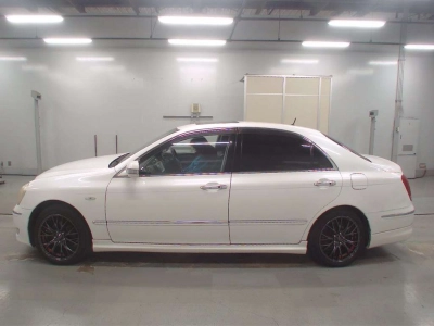 TOYOTA CROWN MAJESTA