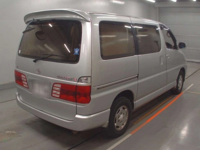 TOYOTA GRAND HIACE