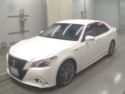 TOYOTA CROWN HYBRID