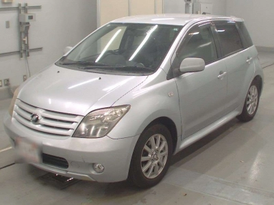 TOYOTA IST