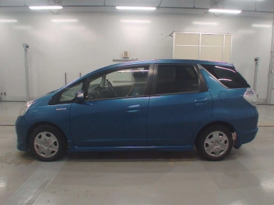 HONDA FIT SHUTTLE HYBRID