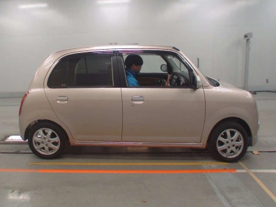 DAIHATSU MIRA GINO