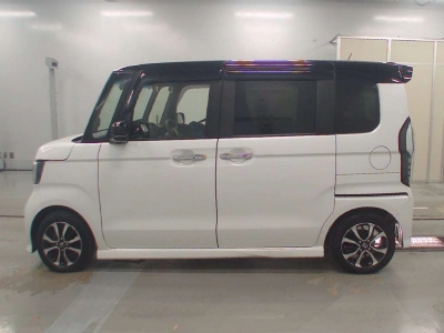HONDA N BOX CUSTOM