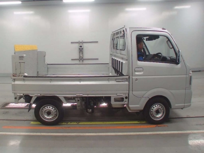 NISSAN CLIPPER TRUCK