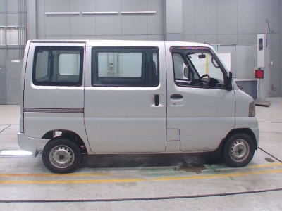 NISSAN CLIPPER VAN