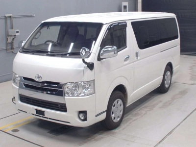 TOYOTA REGIUS VAN