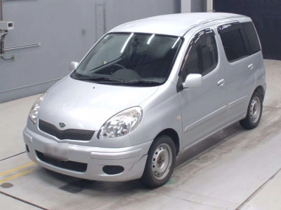TOYOTA FUN CARGO