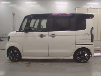 HONDA N BOX CUSTOM