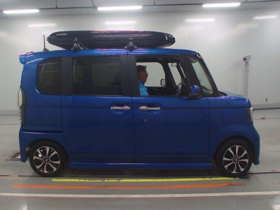 HONDA N BOX CUSTOM