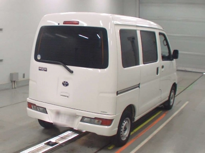 TOYOTA PIXIS VAN