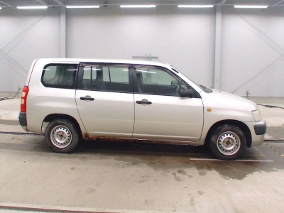 TOYOTA SUCCEED VAN