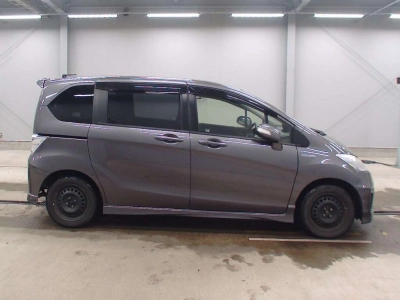 HONDA FREED HYBRID