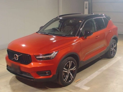 VOLVO XC40