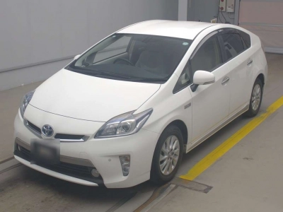 TOYOTA PRIUS PHV