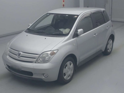 TOYOTA IST