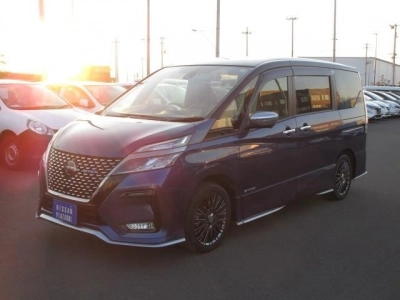 NISSAN SERENA