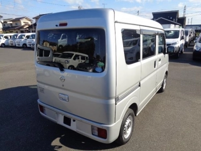 NISSAN CLIPPER VAN