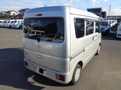 NISSAN CLIPPER VAN