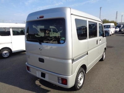NISSAN CLIPPER VAN