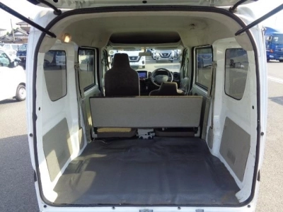 NISSAN CLIPPER VAN