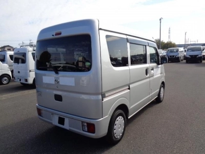 NISSAN CLIPPER VAN