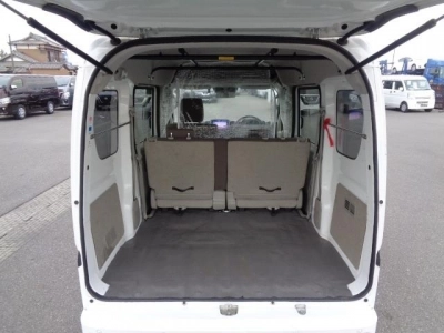 NISSAN CLIPPER VAN