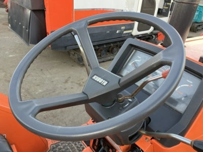 KUBOTA KUBOTA