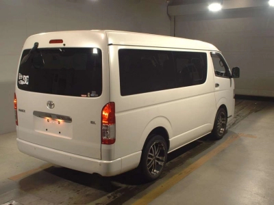TOYOTA HIACE WAGON